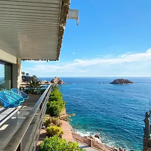 Magnificent At The Sea Front Of Apartment Tossa de Mar